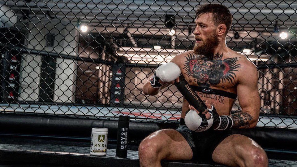 Conor McGregor giải thích ra sao về vết thương sát ngày thi đấu?