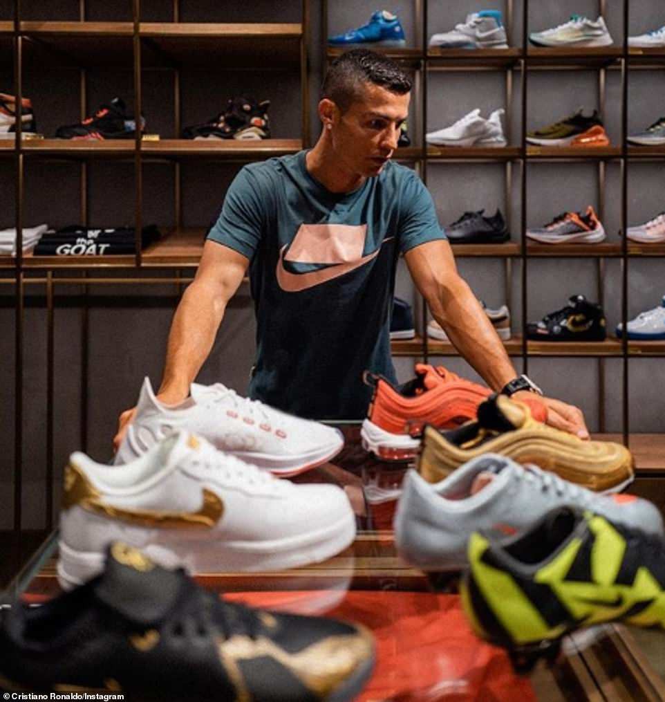 Cáo buộc hiếp dâm ảnh hưởng ra sao đến “hợp đồng tỷ đô” của Cristiano Ronaldo? - Ảnh 1. Cáo buộc hiếp dâm ảnh hưởng ra sao đến “hợp đồng tỷ đô” của Cristiano Ronaldo? - Ảnh 1.