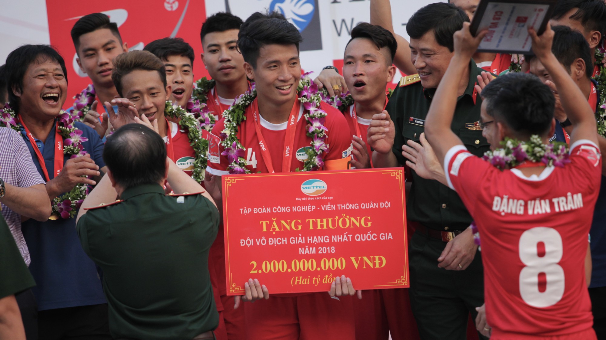 "Hậu duệ Thể Công" đăng quang, nhận tiền thưởng ngang ĐKVĐ V.League 2018