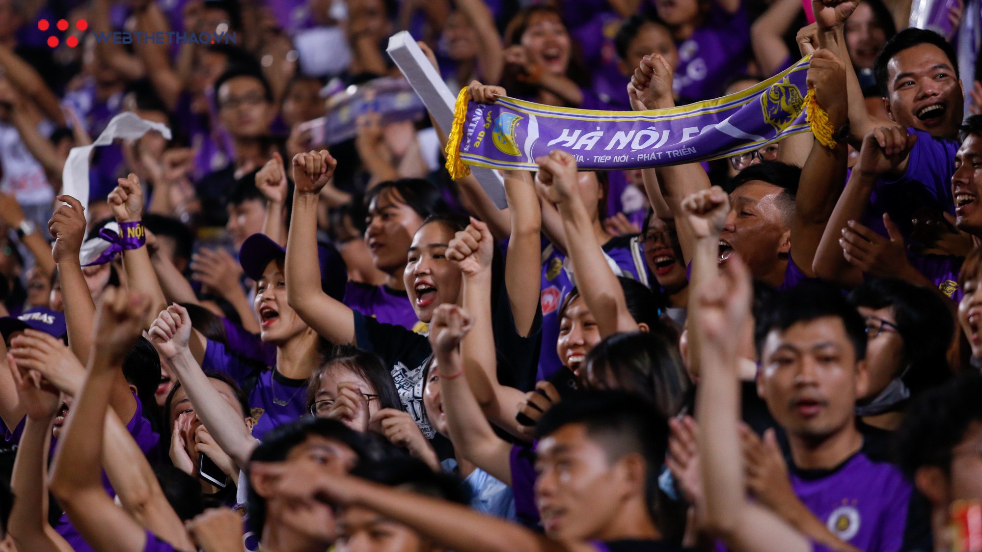 Sân Hàng Đẫy chỉ xếp sau Thiên Trường về lượng khán giả tại V.League 2018
