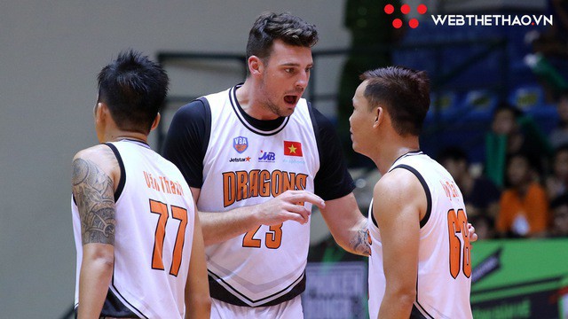 Zach Allmon và Matthew Van Pelt đối đầu nhau tại IBL - Ảnh 2. Zach Allmon và Matthew Van Pelt đối đầu nhau tại IBL - Ảnh 2.
