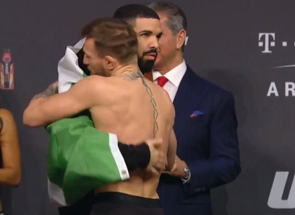 Ngoài Anthony Joshua, lời nguyền Drake đã ám những ngôi sao nào? Ngoài Anthony Joshua, lời nguyền Drake đã ám những ngôi sao nào?