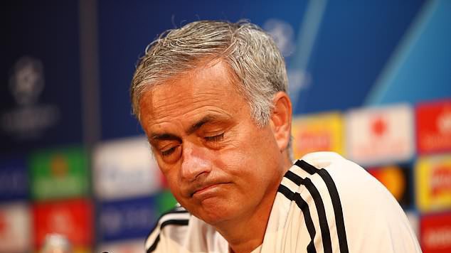 Tung tin Jose Mourinho kiểu gì cũng bị sa thải, phóng viên The Mirror bị MU "trả đũa"