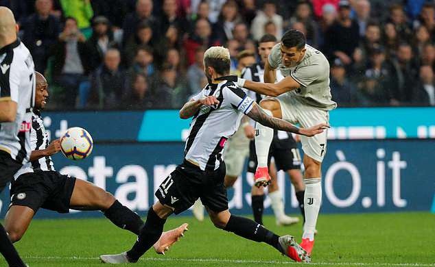 Ronaldo lần đầu ghi bàn sau cáo buộc hiếp dâm - Ảnh 2.