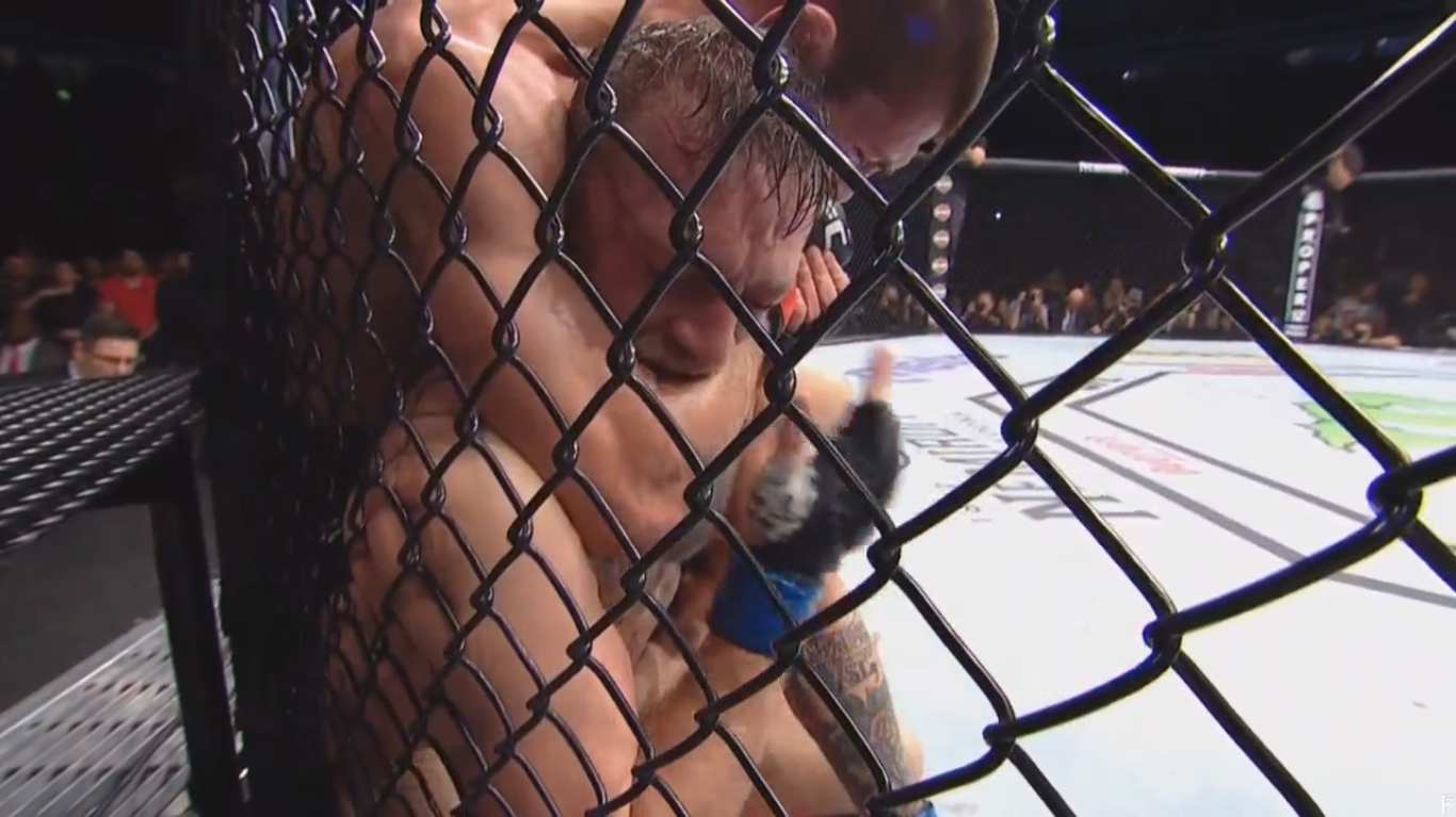 RNC bất thành, Khabib... bẻ cổ McGregor ở hiệp 4
