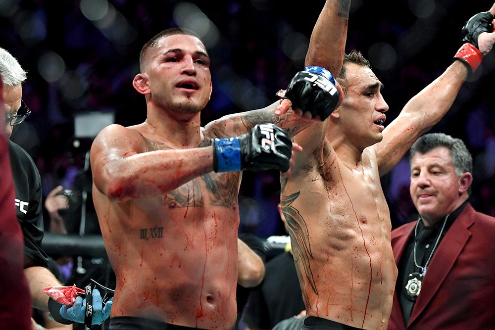 Anthony Pettis gãy xương bàn tay trong cuộc đối đầu với Tony Ferguson - Ảnh 10. Anthony Pettis gãy xương bàn tay trong cuộc đối đầu với Tony Ferguson - Ảnh 10.