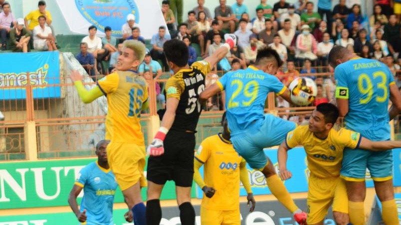 Bùi Tiến Dũng khiến khán giả thót tim, FLC Thanh Hóa giành Á quân V.league 2018