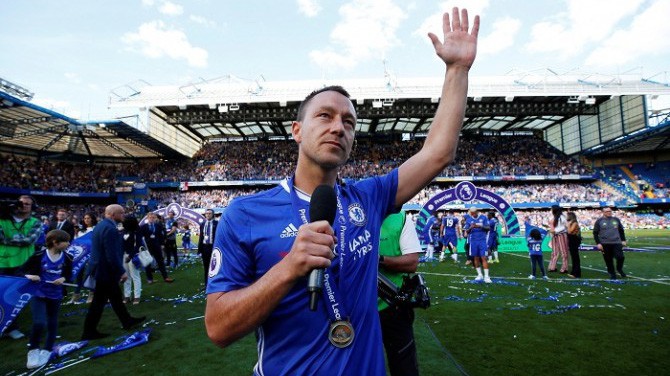 John Terry treo giày sang Aston Villa làm trợ lý HLV Thierry Henry