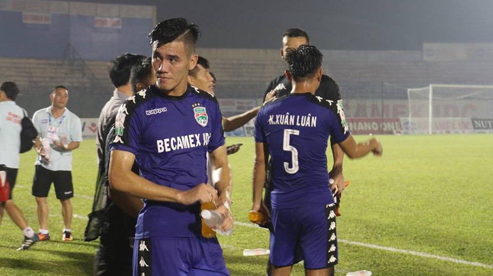 HLV Trần Minh Chiến lo lắng về cầu thủ Vua phá lưới V.League 2018 của Bình Dương