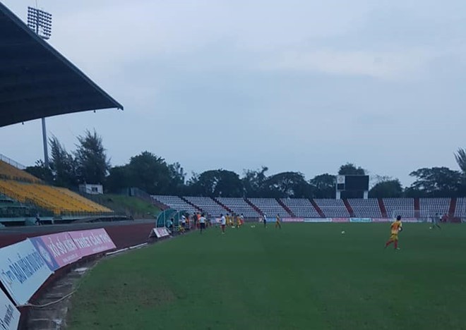 XSKT. Cần Thơ chơi khó không bật đèn cho Nam Định tập luyện trước trận "chung kết ngược"