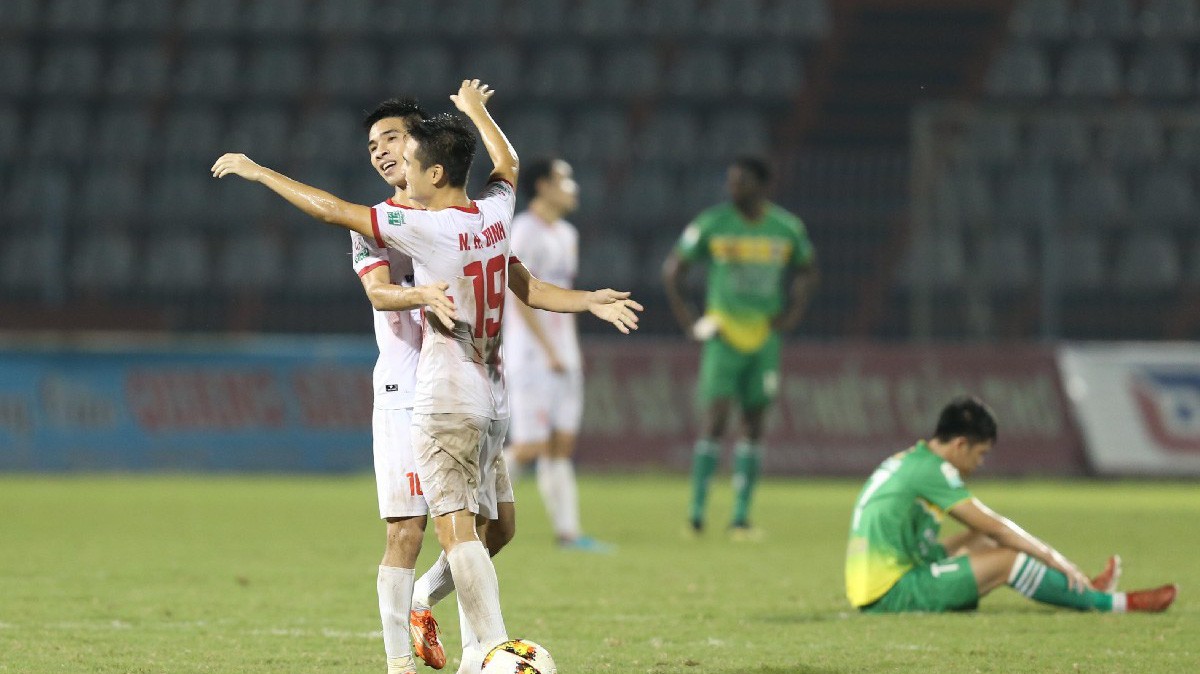 Tiếng nói lịch sử: Nam Định có thể phá dớp xuống hạng ở V. League