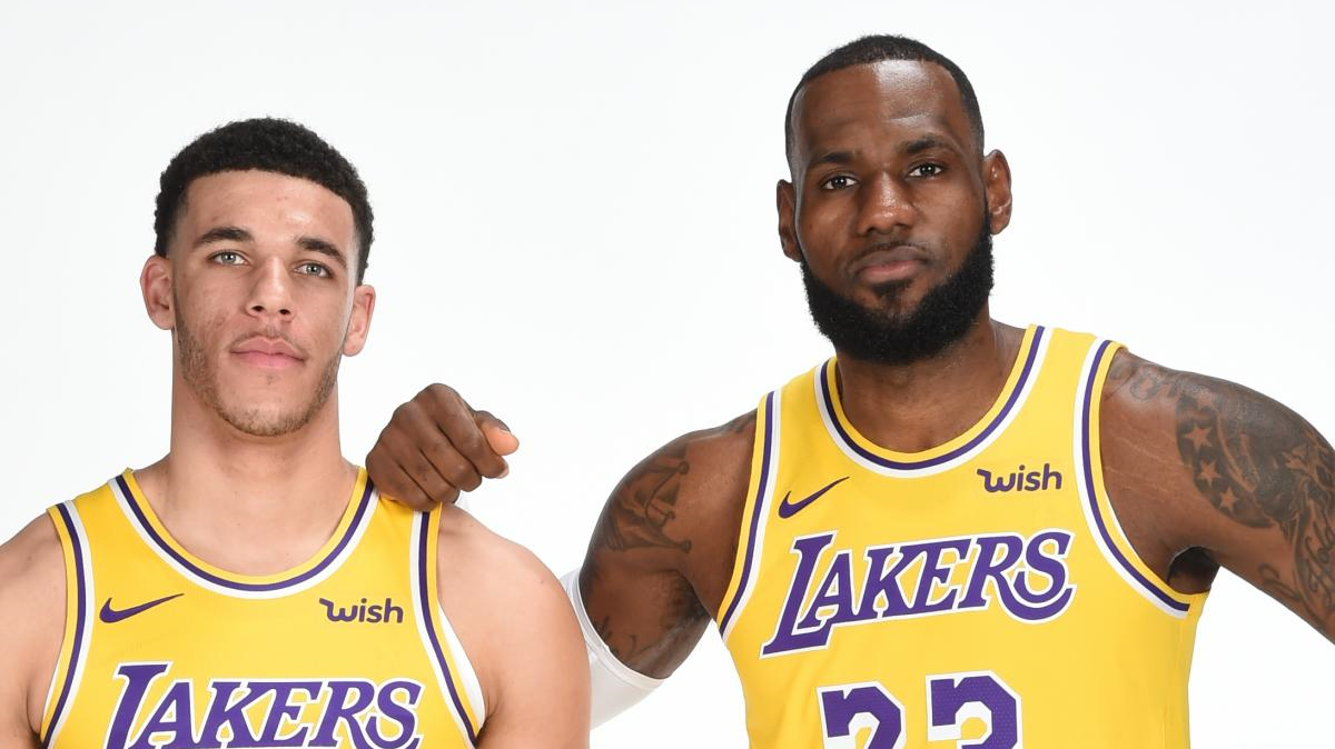 LeBron James nhắn gửi Lonzo Ball: Tới thời của vị vua trẻ