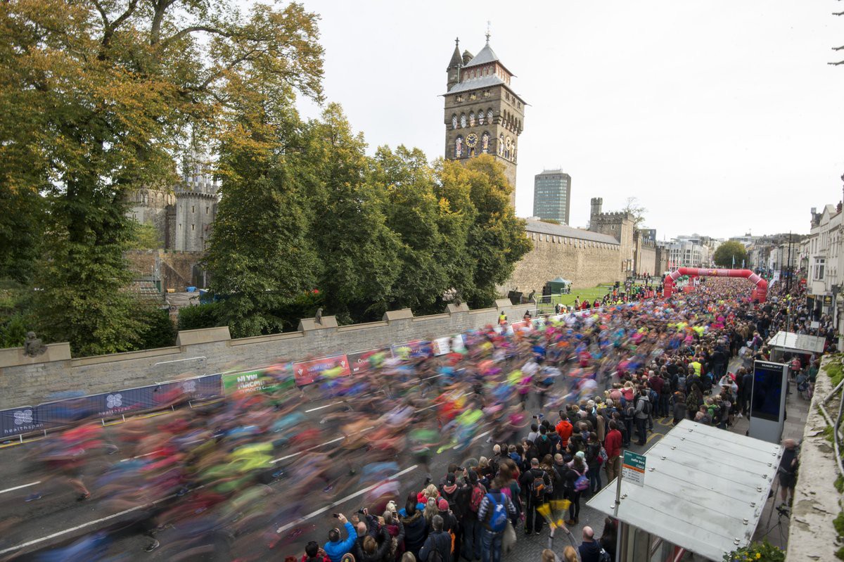 2 runner đột quỵ tại vạch đích ở giải chạy half marathon xứ Wales - Ảnh 2.