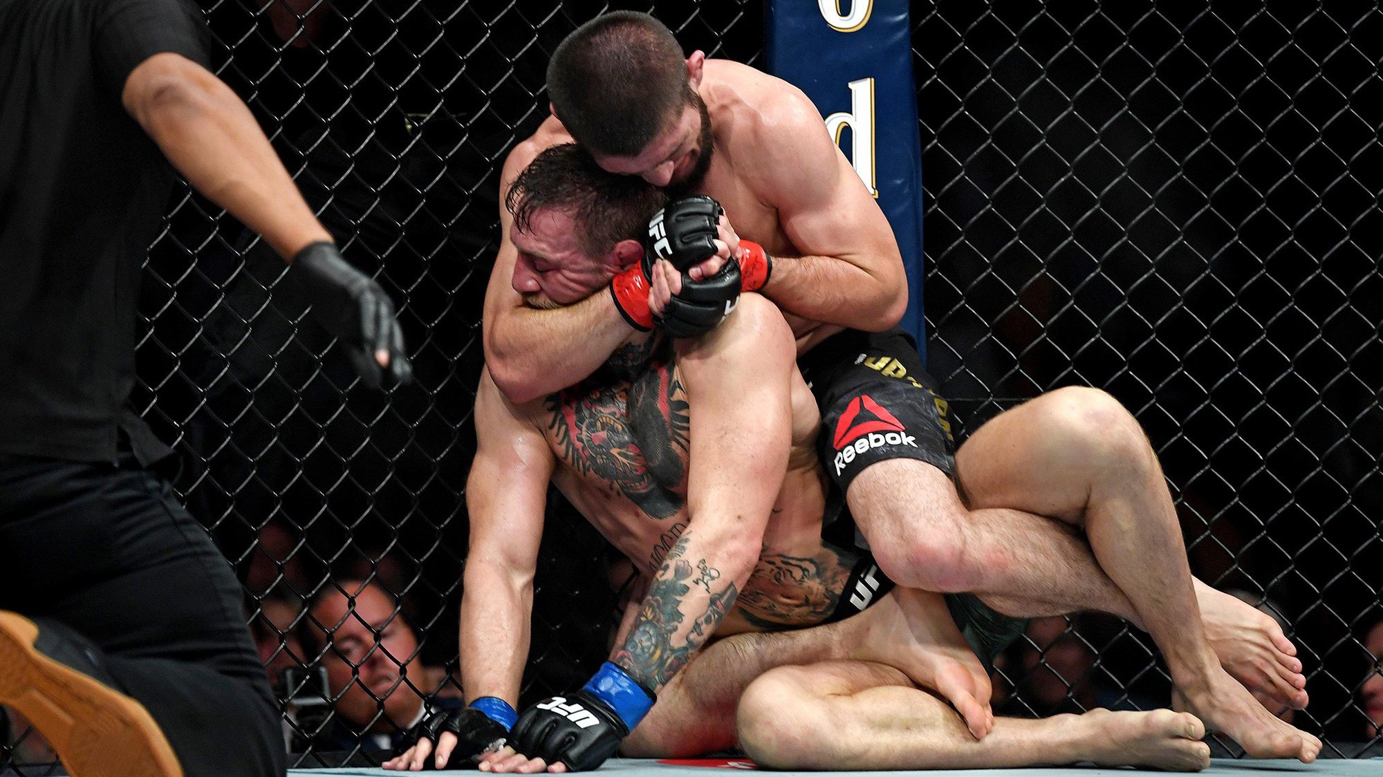 Khabib có thể bị cấm thi đấu 6 tháng và phạt 250.000 USD