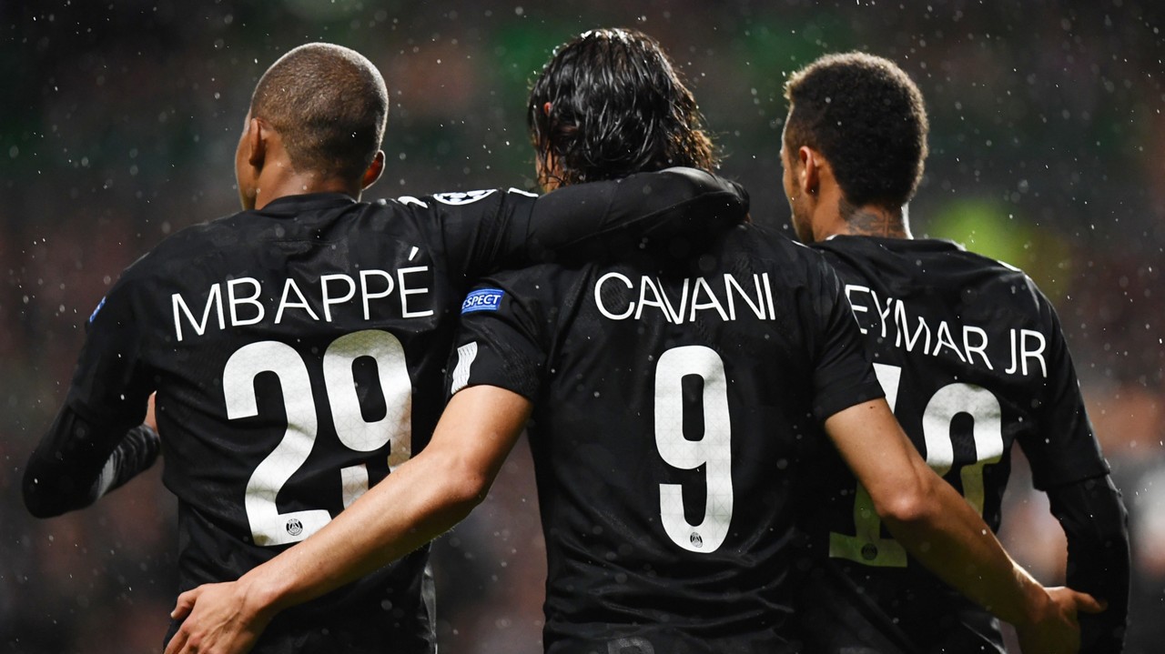 Thống kê cho thấy Neymar và Mbappe đang cô lập Cavani?