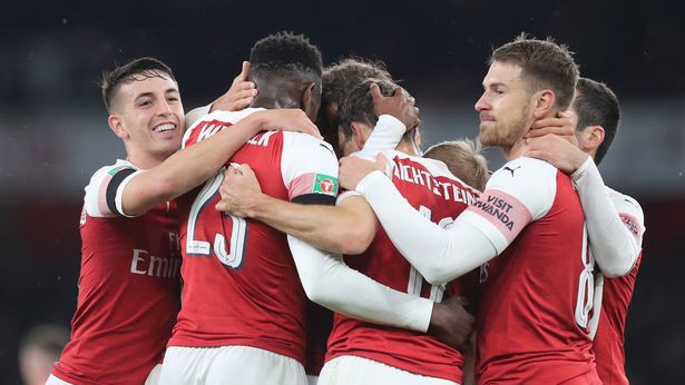 Dấu mốc sau 8 năm của Lichtsteiner và 5 thống kê đáng chú ý từ trận Arsenal - Blackpool