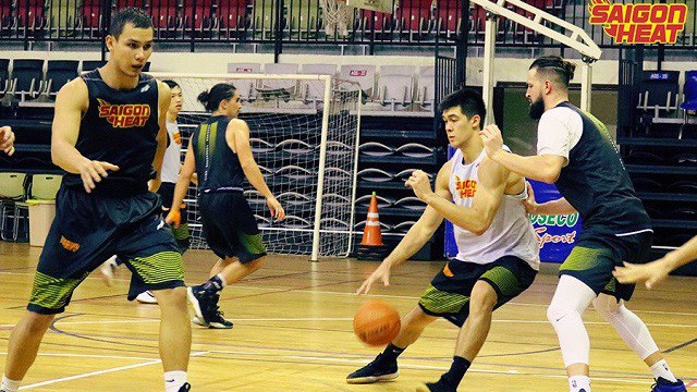 Chris Dierker chào sân ấn tượng, Saigon Heat vẫn thua Singapore Slingers