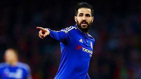 Cesc Fabregas sẽ phải giảm lương nếu muốn ở lại Chelsea