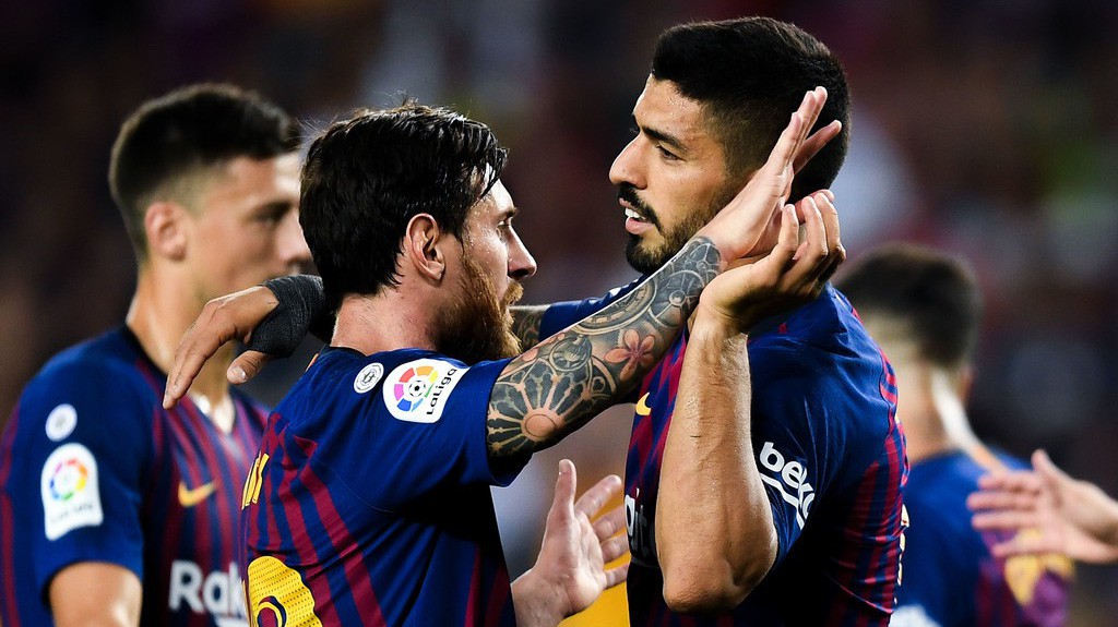 Không có Messi, Luis Suarez trở thành chỉ huy tối cao với thành tích khó tin ở Barca