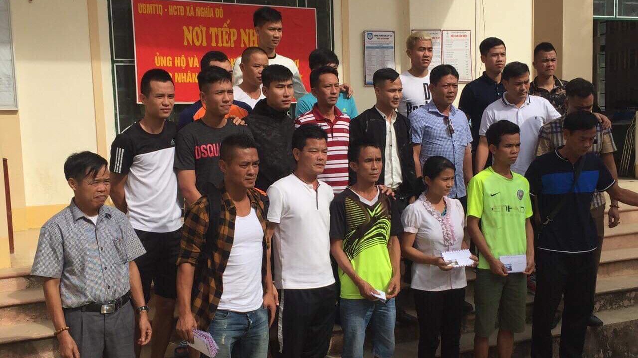 Tranh thủ trước AFF Cup 2018, Nam Định làm từ thiện ở vùng bị lũ quét tại Lào Cai