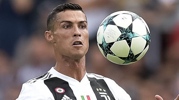 Vừa chân ướt chân ráo tới Juventus, Cristiano Ronaldo đã cân bằng kỉ lục vốn tồn tại 61 năm