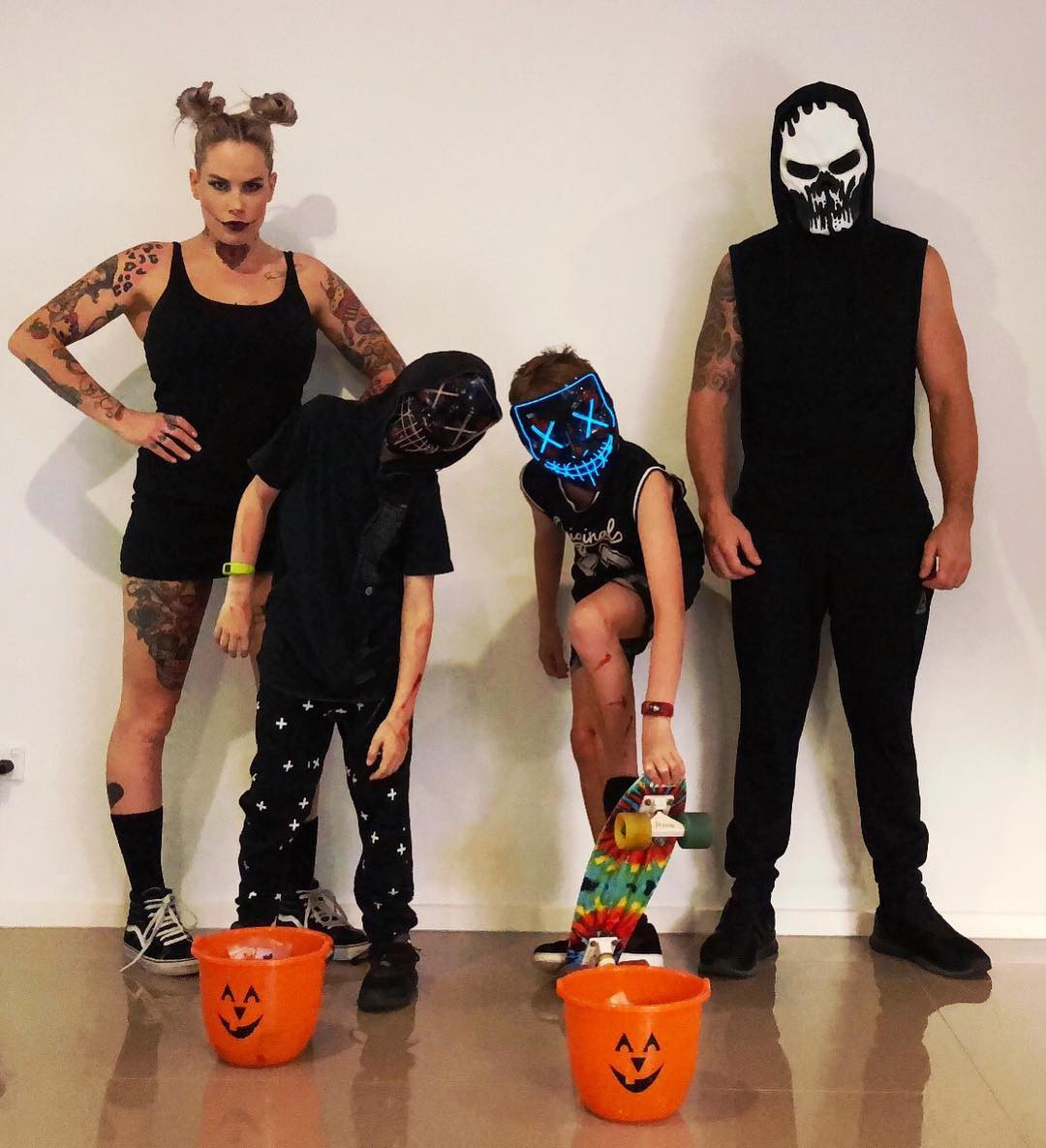 Chùm ảnh: Các sao MMA ăn Halloween như thế nào? - Ảnh 12. Chùm ảnh: Các sao MMA ăn Halloween như thế nào? - Ảnh 12.