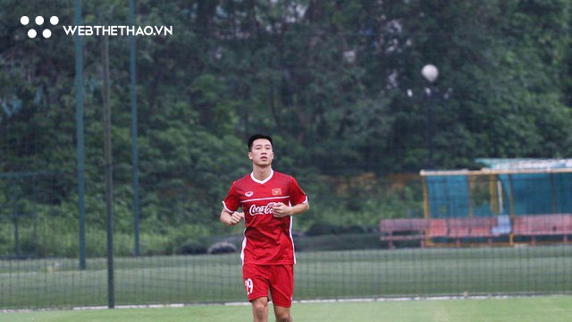 "Busquets của Việt Nam" vẫn chưa thể tập cùng đồng đội chuẩn bị trận gặp Malaysia