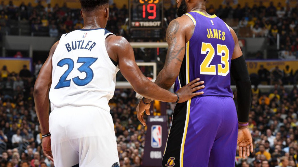 LeBron James nói gì về thương vụ bom tấn Jimmy Butler?