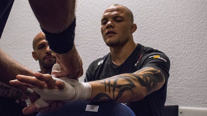 Anthony Smith: Tôi nhắm tới chiếc đai. Còn Jon Jones? Chẳng nghĩa lý gì cả!