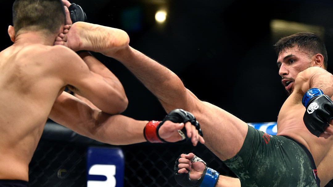 Tưởng gãy chân, nhưng Yair Rodriguez đã ra viện không thương tích gì