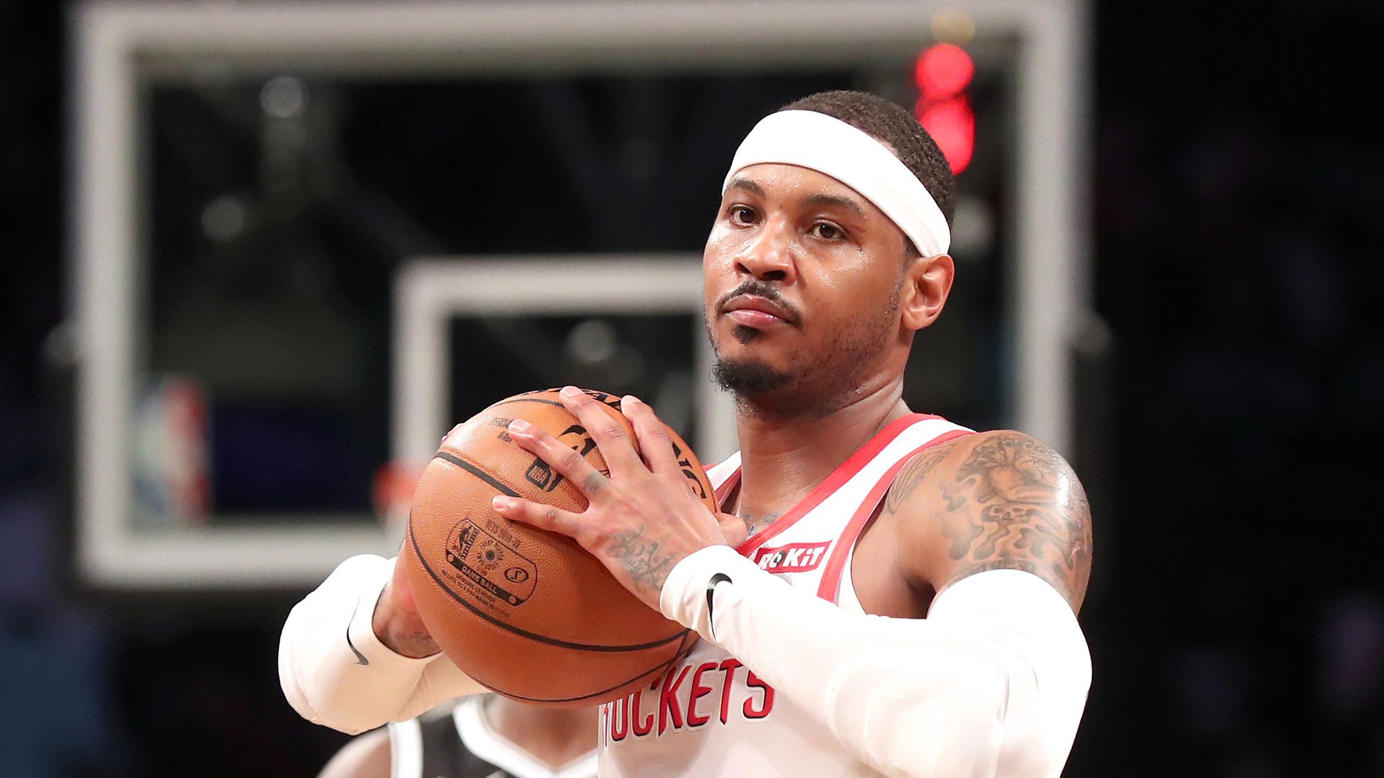 Khi Carmelo Anthony đang bị coi như kẻ thất bại, Kyrie Irving lại có ám chỉ lạ lùng