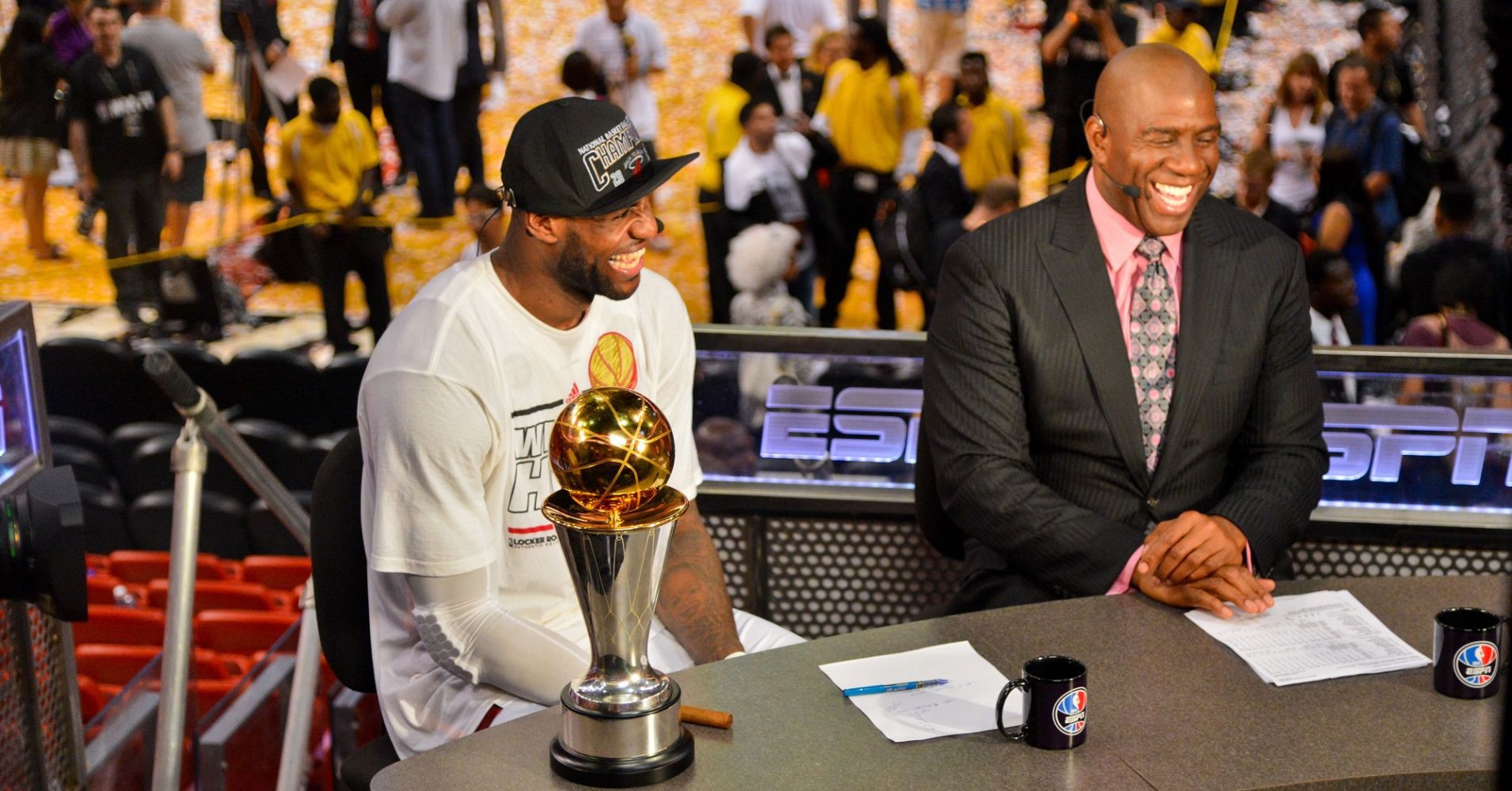 Sau biến, mẹ của Kevin Durant đột nhiên nói yêu thích LeBron James và Magic Johnson - Ảnh 2.