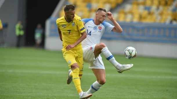 Nhận định tỷ lệ cược kèo bóng đá tài xỉu trận Slovakia vs Ukraine