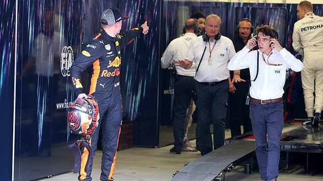 5 pha dằn mặt sốc nhất lịch sử F1 của các quái xế huyền thoại