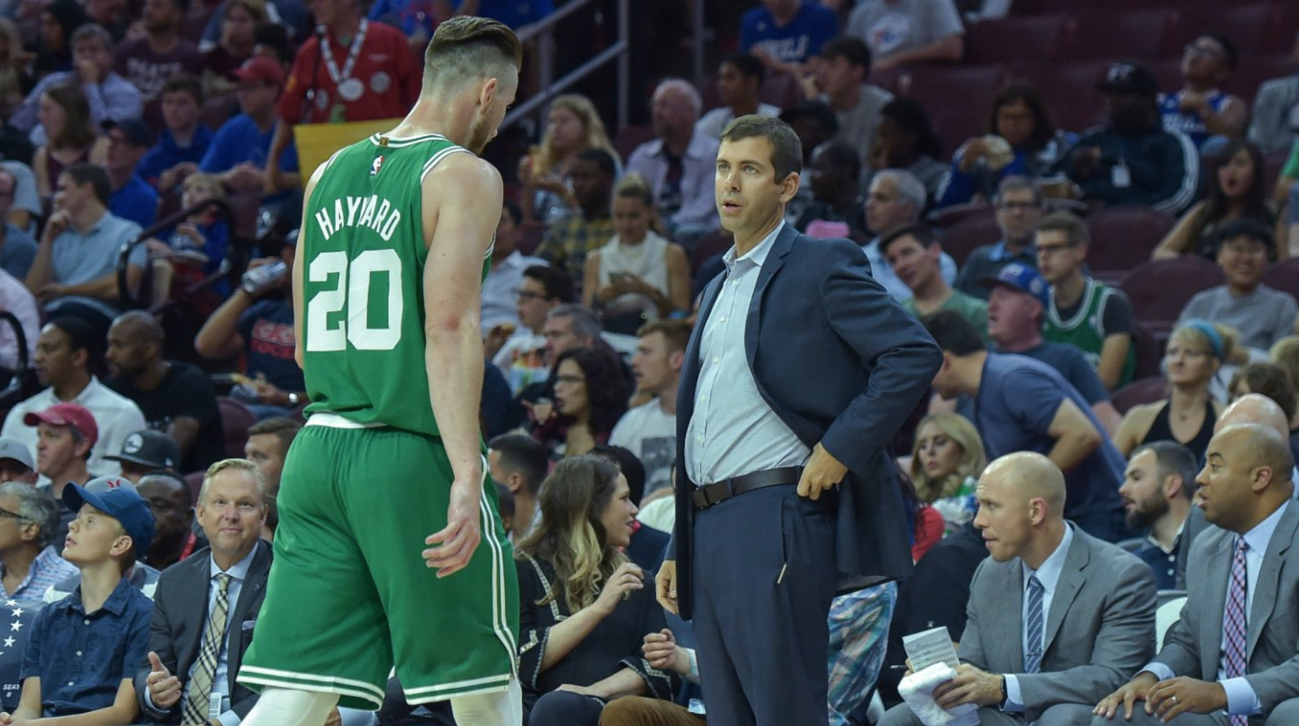 Học tập đi Carmelo Anthony, Gordon Hayward sẵn sàng dự bị để Boston Celtics chơi tốt hơn đây này - Ảnh 1. Học tập đi Carmelo Anthony, Gordon Hayward sẵn sàng dự bị để Boston Celtics chơi tốt hơn đây này - Ảnh 1.