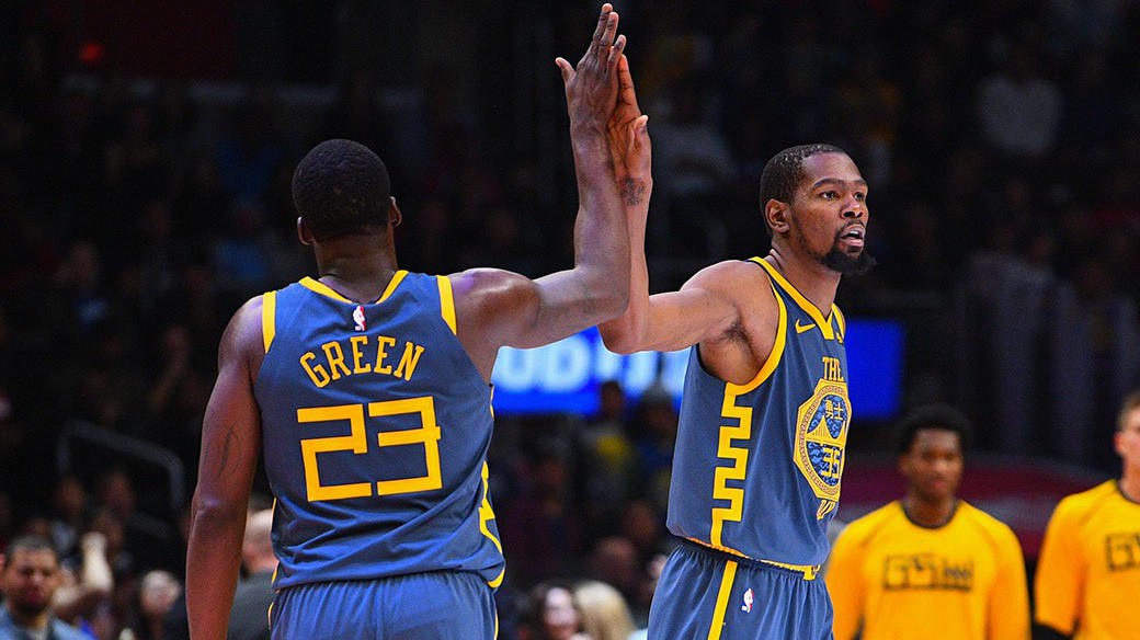 Cả NBA mừng hụt khi sau tất cả, Draymond Green và Kevin Durant đã "trở về với nhau"