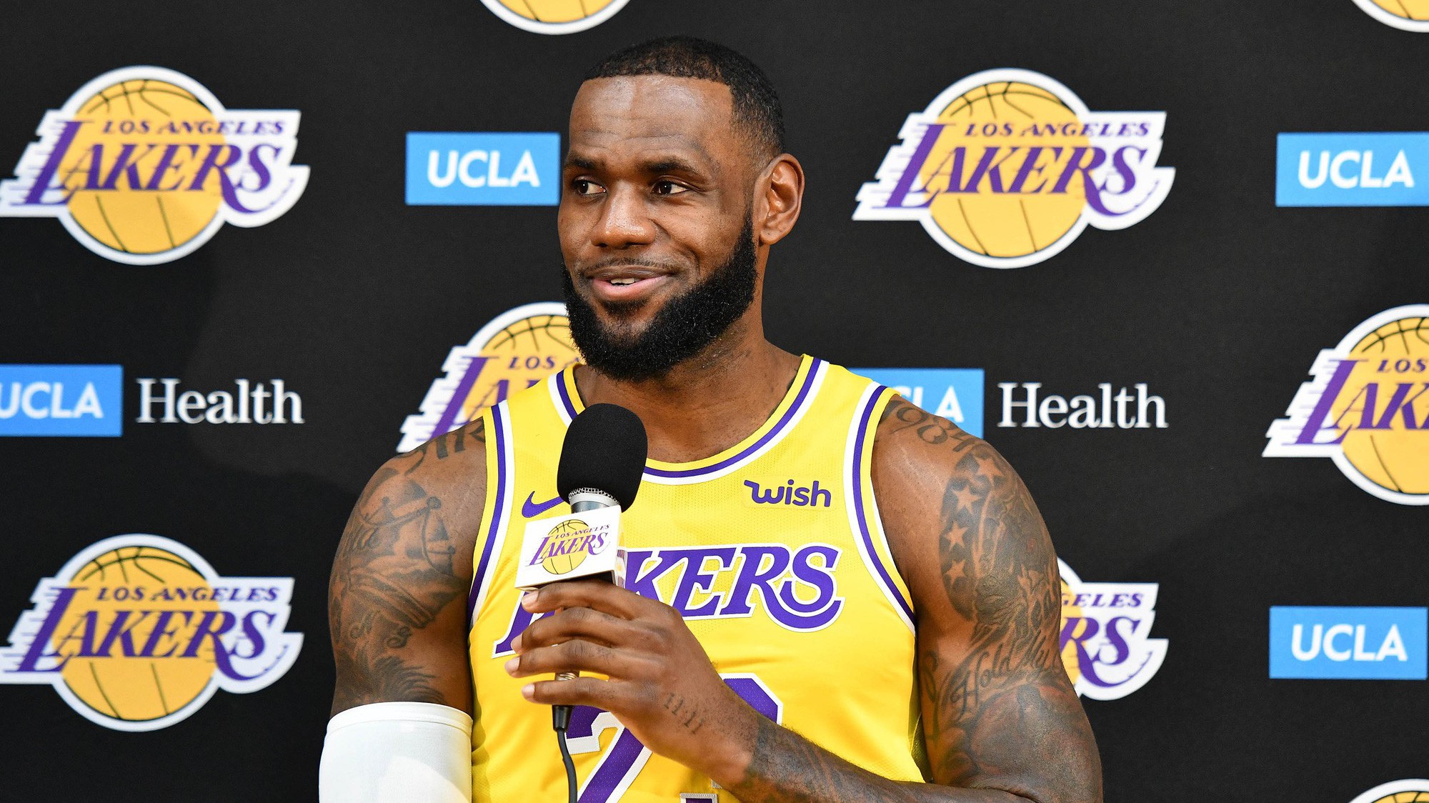 Choáng ngợp trước độ hiệu quả của LeBron James trong mùa giải năm nay với Los Angeles Lakers