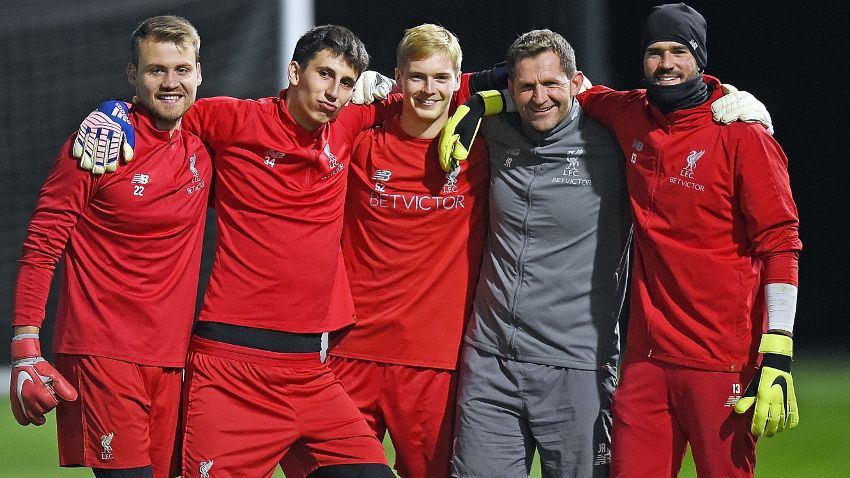 Alisson tiết lộ "bài tập bí mật" với HLV thủ môn của Liverpool để thăng hoa