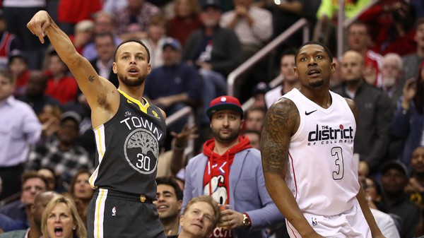 Hóa ra Stephen Curry chẳng phải người trẻ nhất lịch sử đạt mốc 900 cú 3 điểm