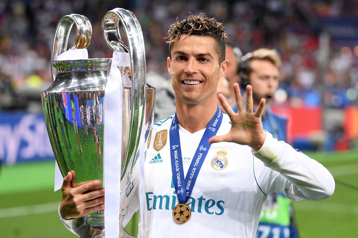 Ronaldo đã phế truất ngôi Vương của Messi ở Champions League như thế nào? - Ảnh 1.