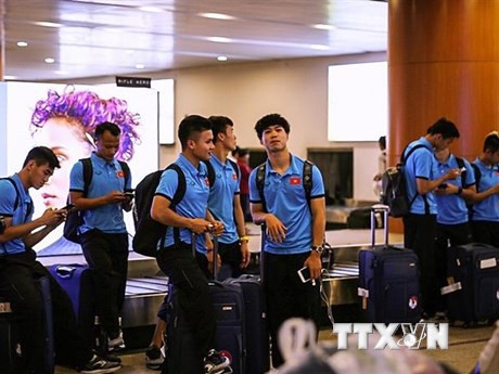 Tuyển Việt Nam đến Yangon, sẵn sàng cho trận đấu với chủ nhà Myanmar