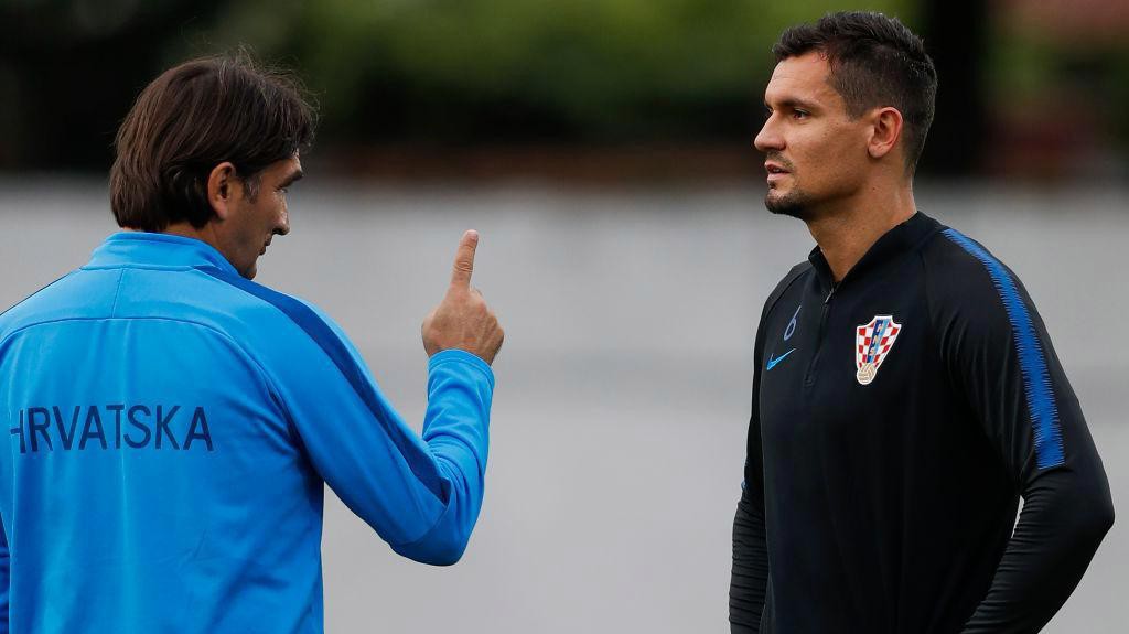 Lovren phải nói chuyện riêng với HLV trưởng ĐT Croatia vì lên mạng xúc phạm Ramos sau khi “trả thù” hộ Salah