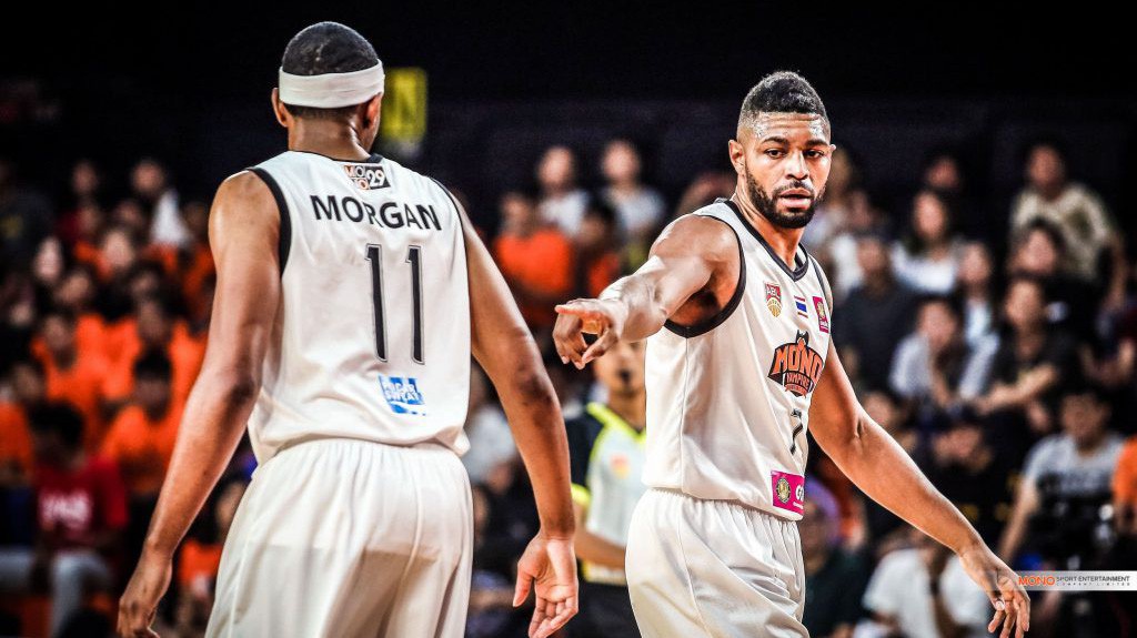 Ném 3 như "lên đồng", Moses Morgan vẫn chịu thua trước siêu trung phong của Macau Black Bears