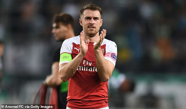 Trước Ramsey, Arsenal đã bán máu cho đối thủ với giá rẻ mạt như thế nào? - Ảnh 1. Trước Ramsey, Arsenal đã bán máu cho đối thủ với giá rẻ mạt như thế nào? - Ảnh 1.