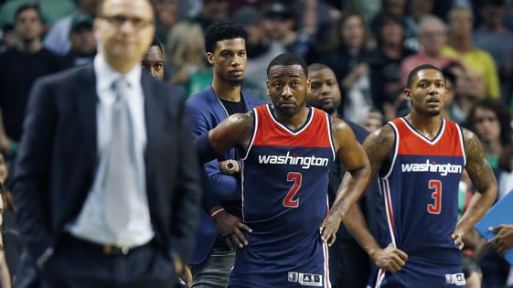 Biến: Siêu sao John Wall nhận án phạt nội bộ do văng tục trước mặt HLV Wizards