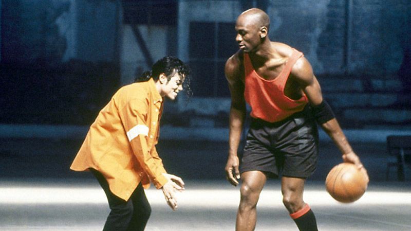 Tấm thẻ hiếm hình Michael Jordan đã được bán với giá siêu gây sốc