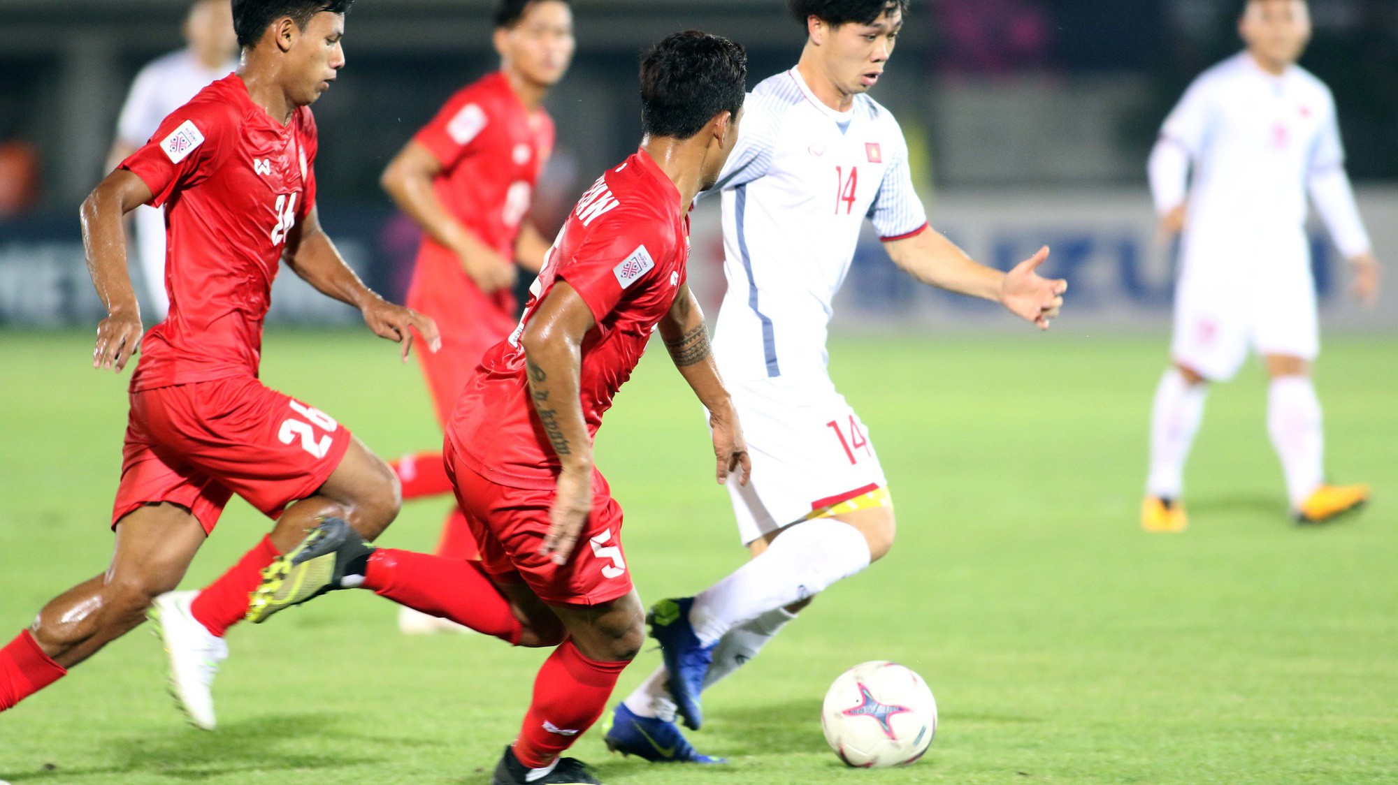 ĐT Việt Nam không thể tự quyết để... né Thái Lan ở bán kết AFF Cup 2018
