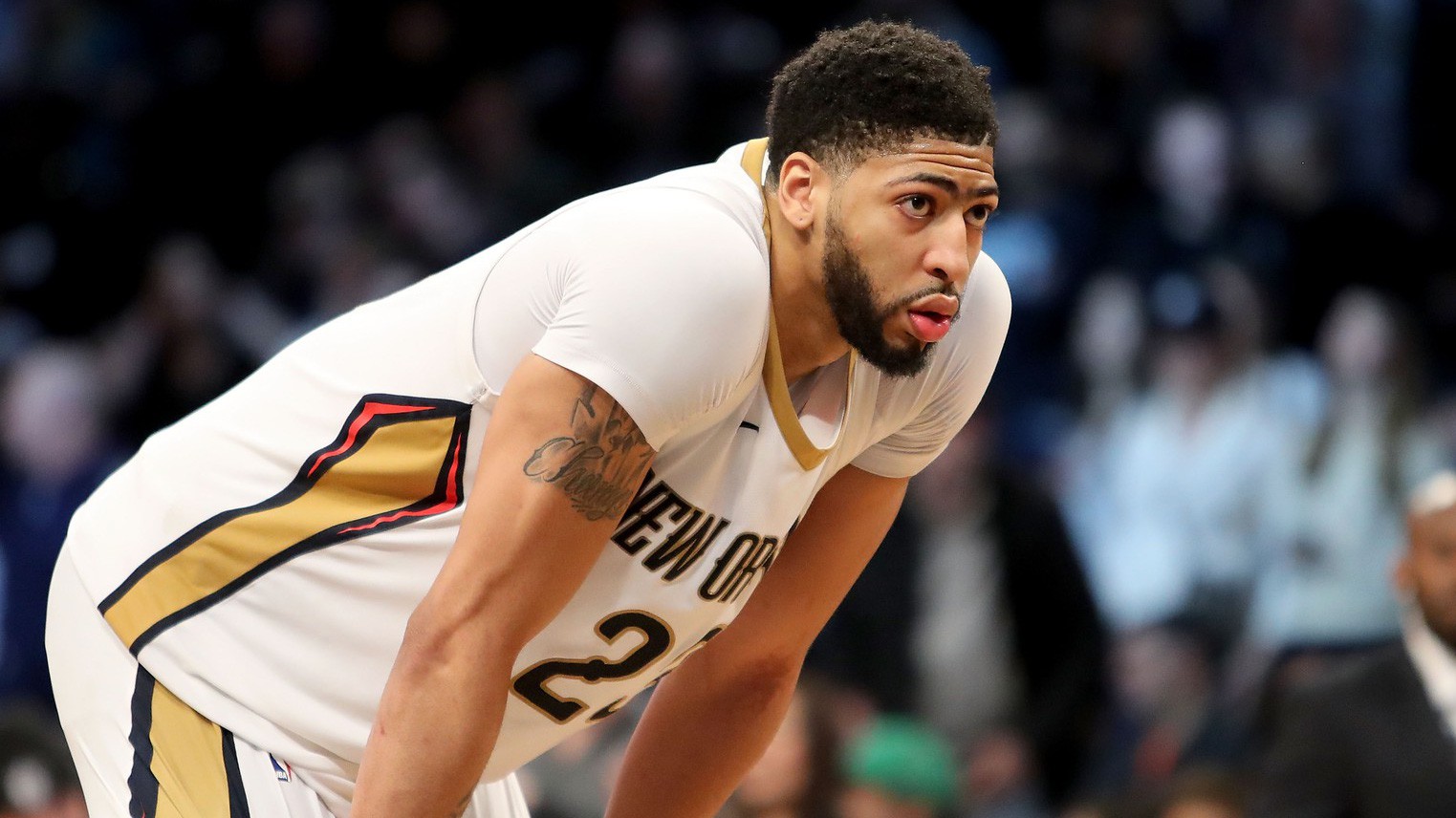 Quả ném phạt oan nghiệt phá hỏng ngày cán mốc 10.000 điểm của Anthony Davis