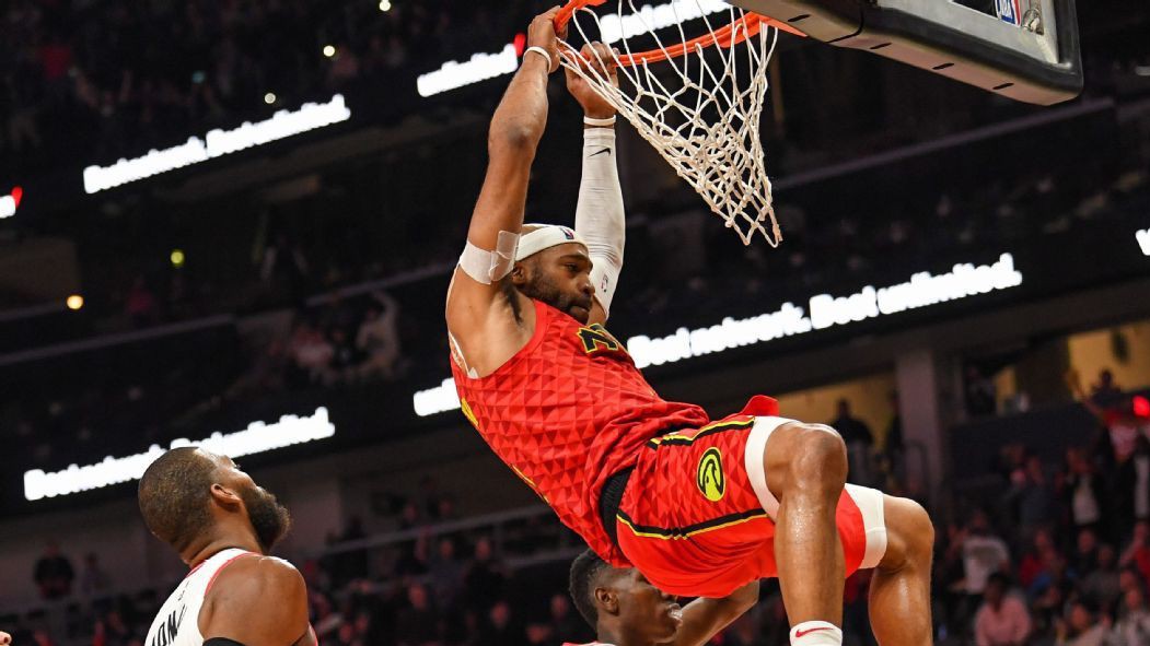 Được cả đội "mớm bóng", huyền thoại Vince Carter cán mốc 25.000 điểm trước đội bóng cũ Toronto Raptors
