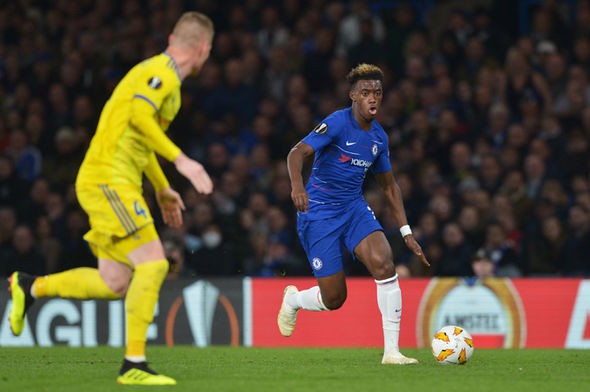 Chelsea đứng trước nguy cơ mất trắng ngôi sao trẻ sáng giá nhất lò đào tạo vì... Maurizio Sarri - Ảnh 2. Chelsea đứng trước nguy cơ mất trắng ngôi sao trẻ sáng giá nhất lò đào tạo vì... Maurizio Sarri - Ảnh 2.